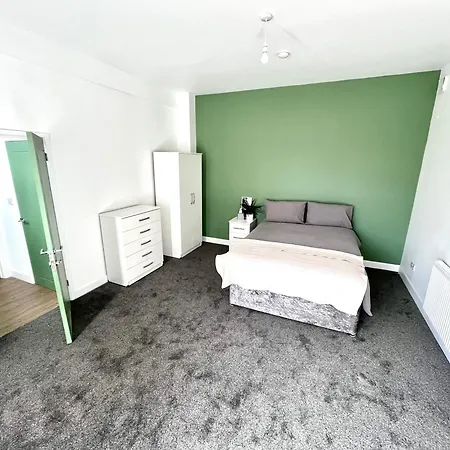 The Limes Rowley Regis Apartment Dorridge Exterior photo